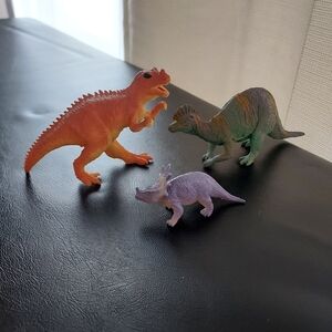 3 Small Unbranded Dinos